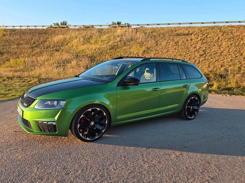 Grün Gebraucht 2014 Skoda Octavia RS Kombi | 11.800 € (Guter Preis) - Bild 1/4
