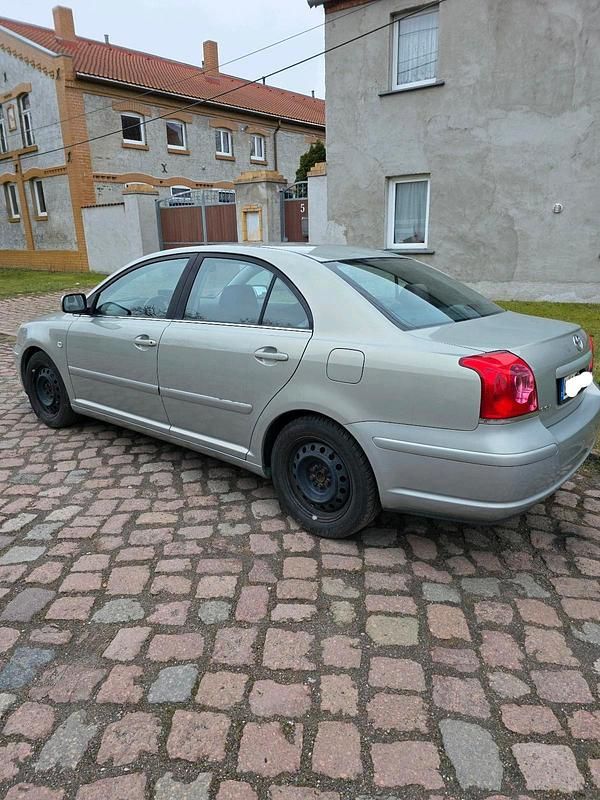 Gebraucht Toyota Avensis Executive 129 PS (94 kW) 2004 Grün Limousine