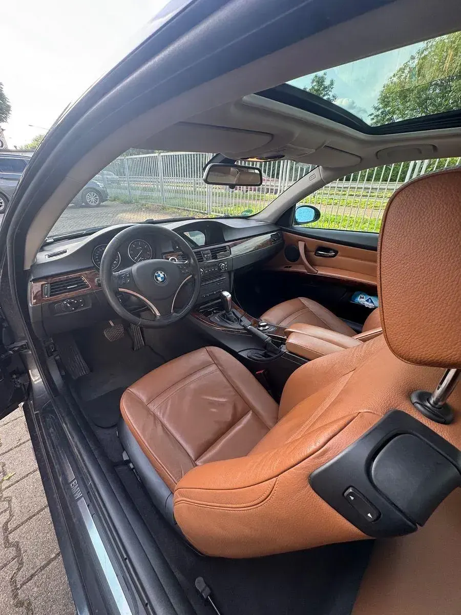 Gebraucht BMW 330 231 PS (169 kW) 2007 Grau Coupé