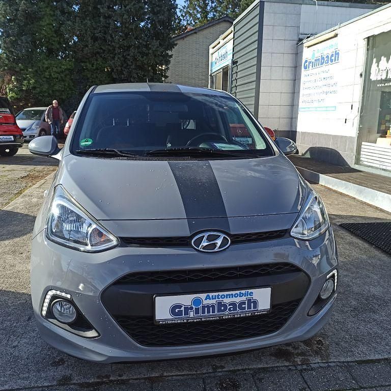 Gebraucht Hyundai i10 Style 67 PS (49 kW) 2014 Grau Kleinwagen