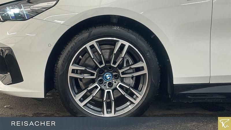 Gebraucht BMW i5 Comfort Edition 250 kW (340 PS) 2024 Alpinweiß uni Kombi