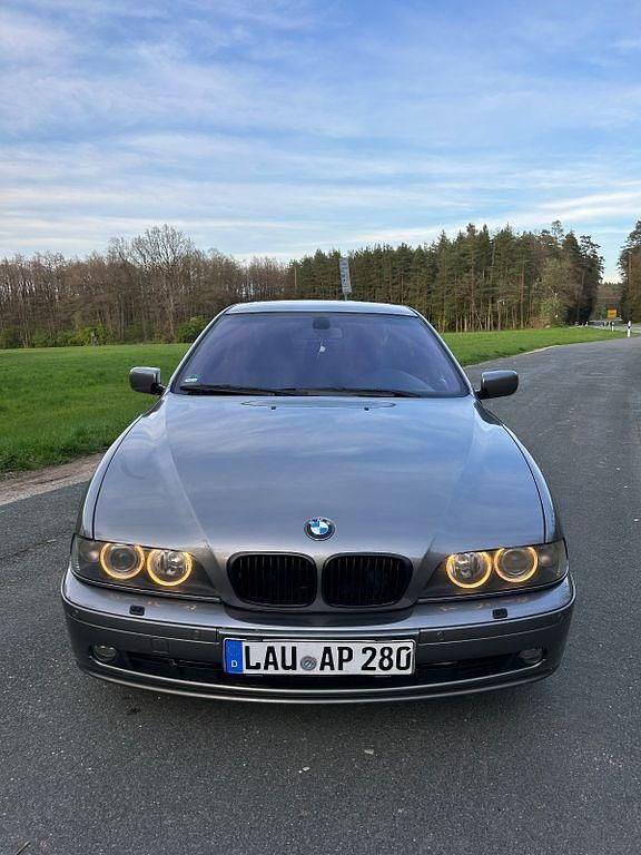 Grau Gebraucht 2002 BMW 520 Shadowline Limousine | 5.000 € (Guter Preis) - Bild 1/4