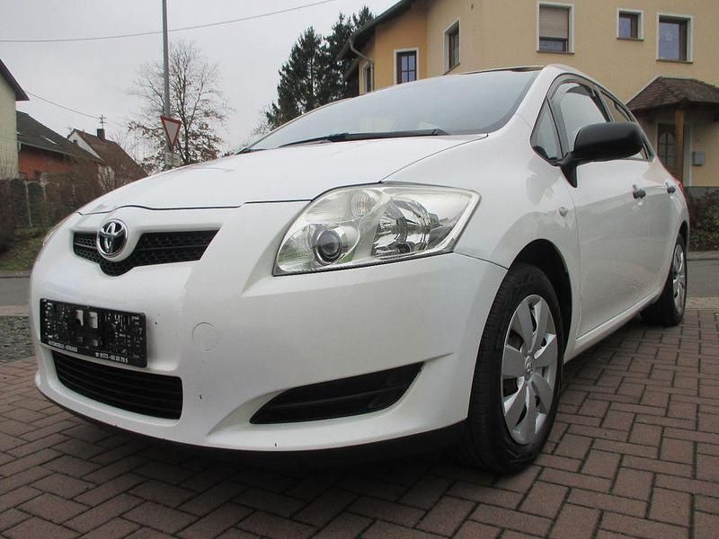Gebraucht Toyota Auris 101 PS (74 kW) 2009 Weiß Limousine