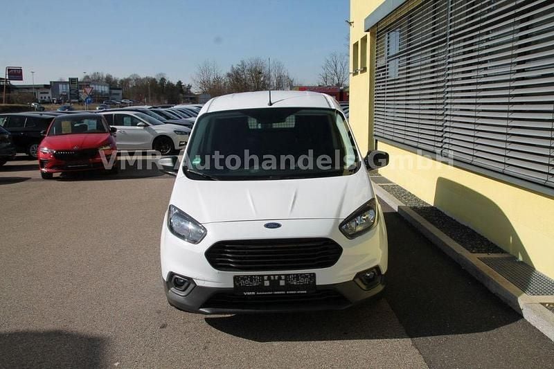 Gebraucht Ford Transit Trend 101 PS (74 kW) 2022 Weiß Van / Kleinbus