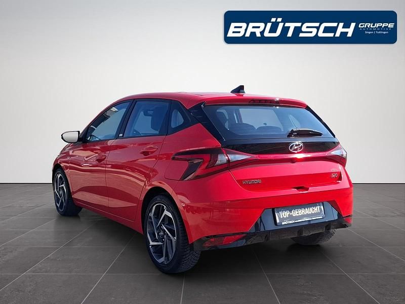 Gebraucht Hyundai i20 Intro Edition 101 PS (74 kW) 2021 Tomato red Kleinwagen