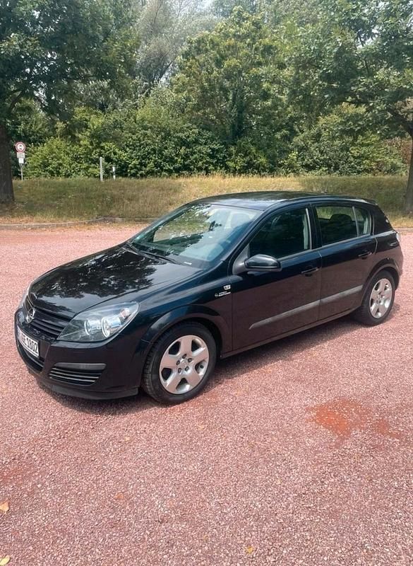 Schwarz Gebraucht 2004 Opel Astra Limousine | 2.500 € (Teuer) - Bild 1/4