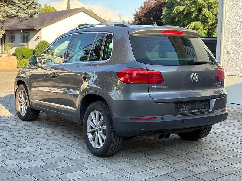 Gebraucht VW Tiguan 180 PS (132 kW) 2011 Grau SUV