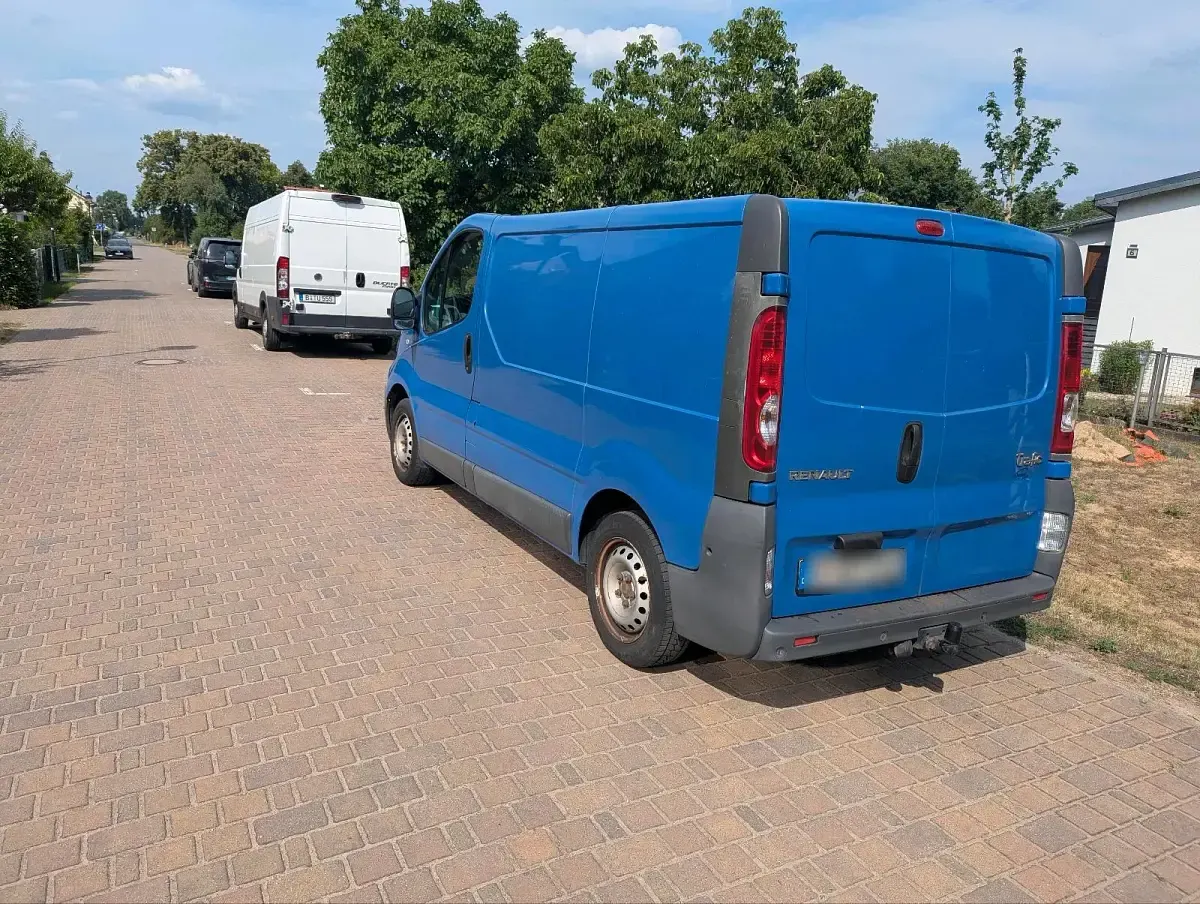 Gebraucht Renault Trafic 90 PS (66 kW) 2009 Blau Van / Kleinbus