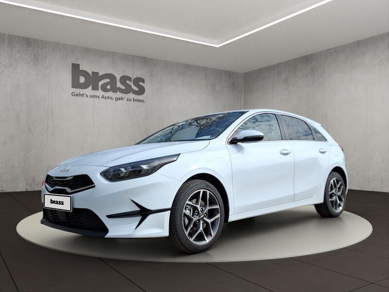 Carraraweiss Neu 2025 Kia Ceed Limousine | 28.980 € (Etwas zu teuer) - Bild 1/4