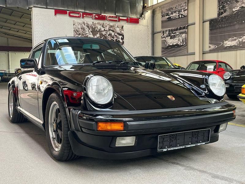 Second-hand Porsche 930 231 CP (169 kW) 1989 Negru