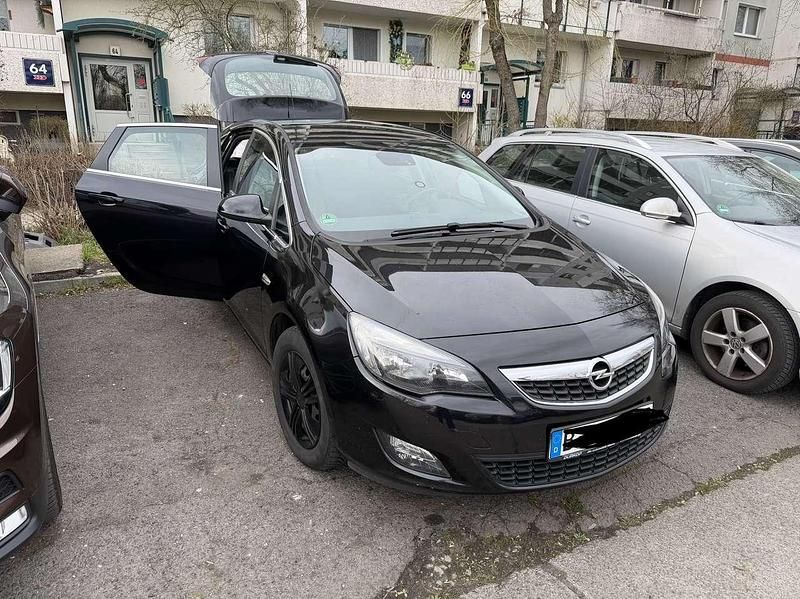 Gebraucht Opel Astra Sport 160 PS (117 kW) 2011 Limousine