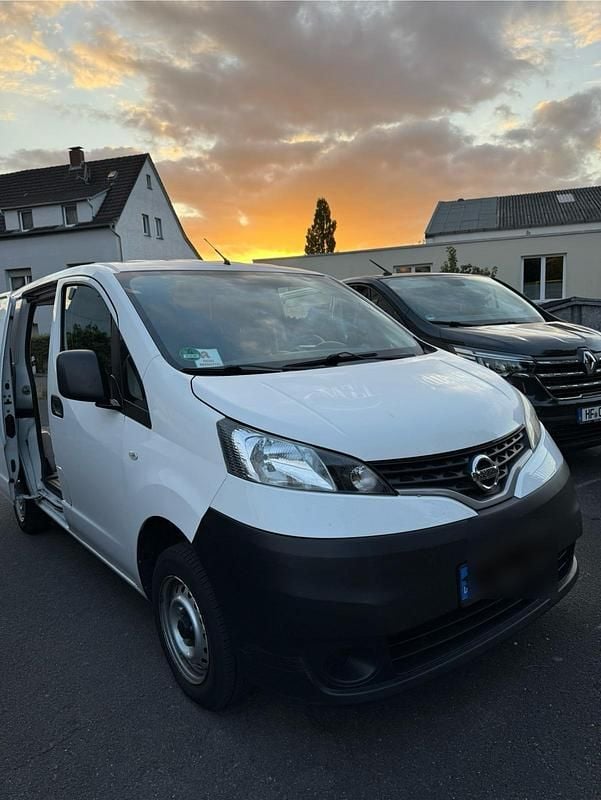 Weiß Gebraucht 2015 Nissan NV200 Van | 5.999 € (Fairer Preis) - Bild 1/4