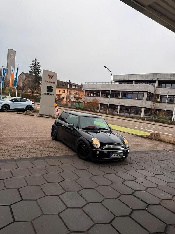 Schwarz Gebraucht 2004 Mini ONE Kleinwagen | 2.000 € (Etwas zu teuer) - Bild 1/4
