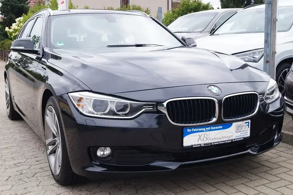 Gebraucht BMW 320 Sport Line 184 PS (135 kW) 2012 Schwarz Kombi