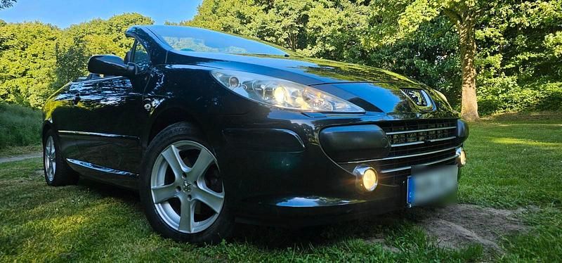 Schwarz Gebraucht 2005 Peugeot 307 CC Cabrio | 3.150 € (Etwas zu teuer) - Bild 1/4