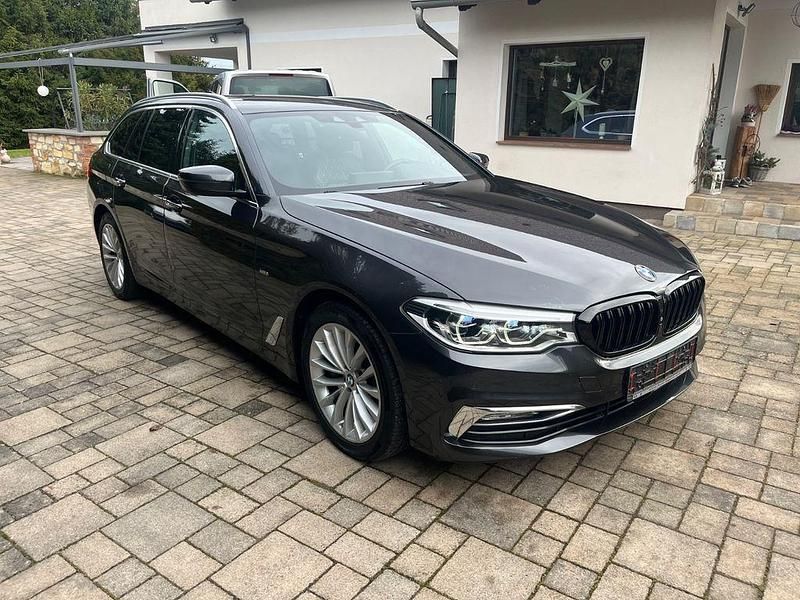 Braun Gebraucht 2018 BMW 530 Luxury Line Kombi | 20.850 € (Guter Preis) - Bild 1/4