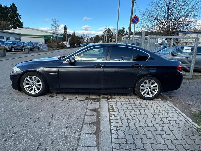 Gebraucht BMW 520 Sport Line 184 PS (135 kW) 2013 Grau Limousine