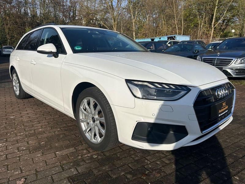 Gebraucht Audi A4 Sport 204 PS (150 kW) 2022 Ibisweiss Kombi