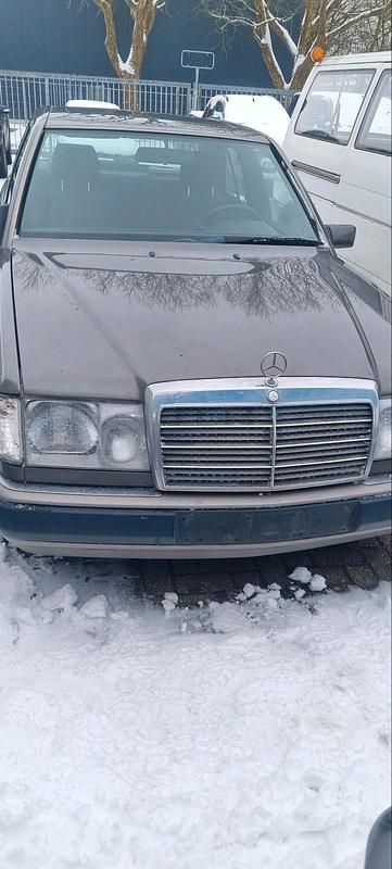 Gebraucht 1991 Mercedes 230 Limousine | 6.999 € - Bild 1/4
