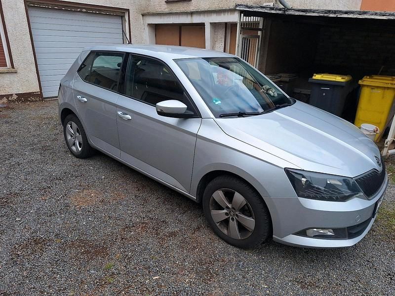 Gebraucht Skoda Fabia Style 90 PS (66 kW) 2015 Silber Kleinwagen