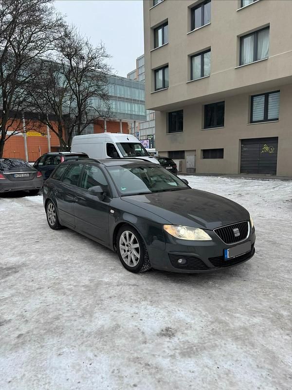 Grau Gebraucht 2010 Seat Exeo Kombi | 2.499 € - Bild 1/4