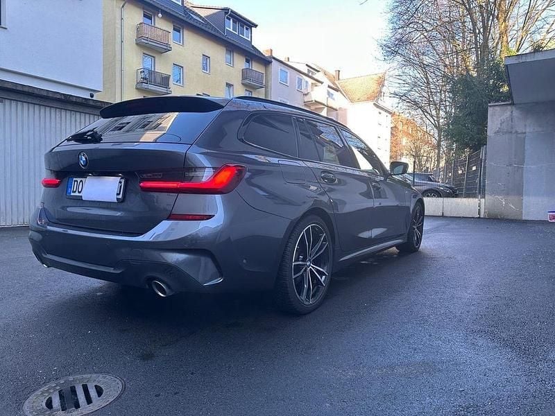 Gebraucht BMW 320 M Sport 190 PS (139 kW) 2020 Grau Limousine