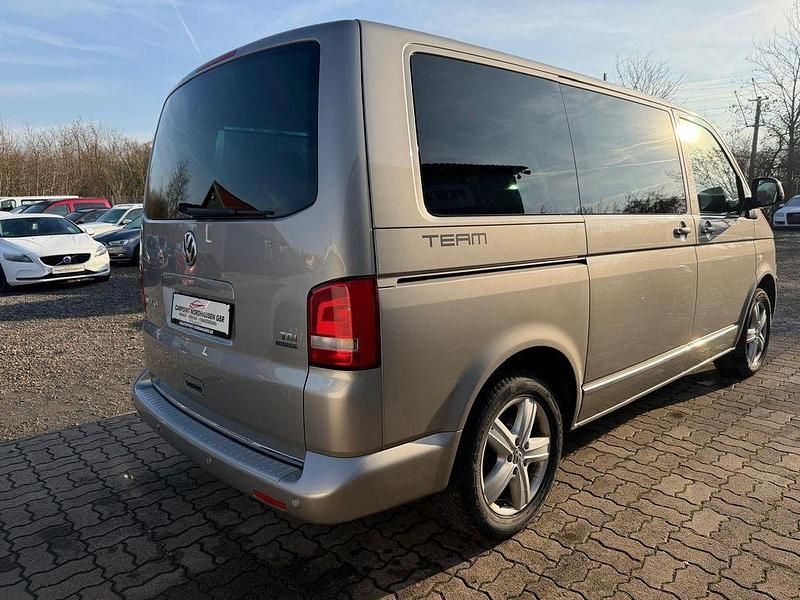 Gebraucht VW Transporter Team 179 PS (131 kW) 2011 Beige Van