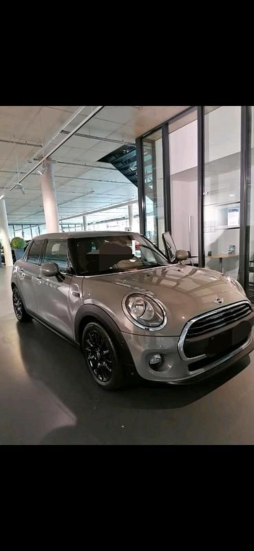 Grau Gebraucht 2019 Mini ONE Kleinwagen | 18.450 € (Etwas zu teuer) - Bild 1/4