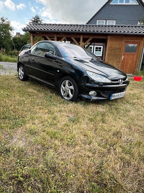 Schwarz Gebraucht 2003 Peugeot 206 CC Cabrio | 2.250 € (Fairer Preis) - Bild 1/4