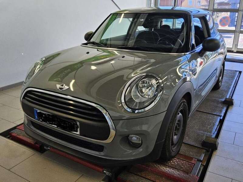 Moonwalk grey (metallic) Gebraucht 2017 Mini ONE Kleinwagen | 7.990 € (Fairer Preis) - Bild 1/4