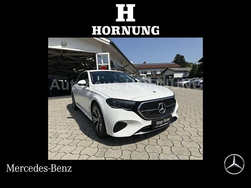 Unilack polarweiß Gebraucht 2024 Mercedes E200 Limousine | 49.900 € - Bild 1/3