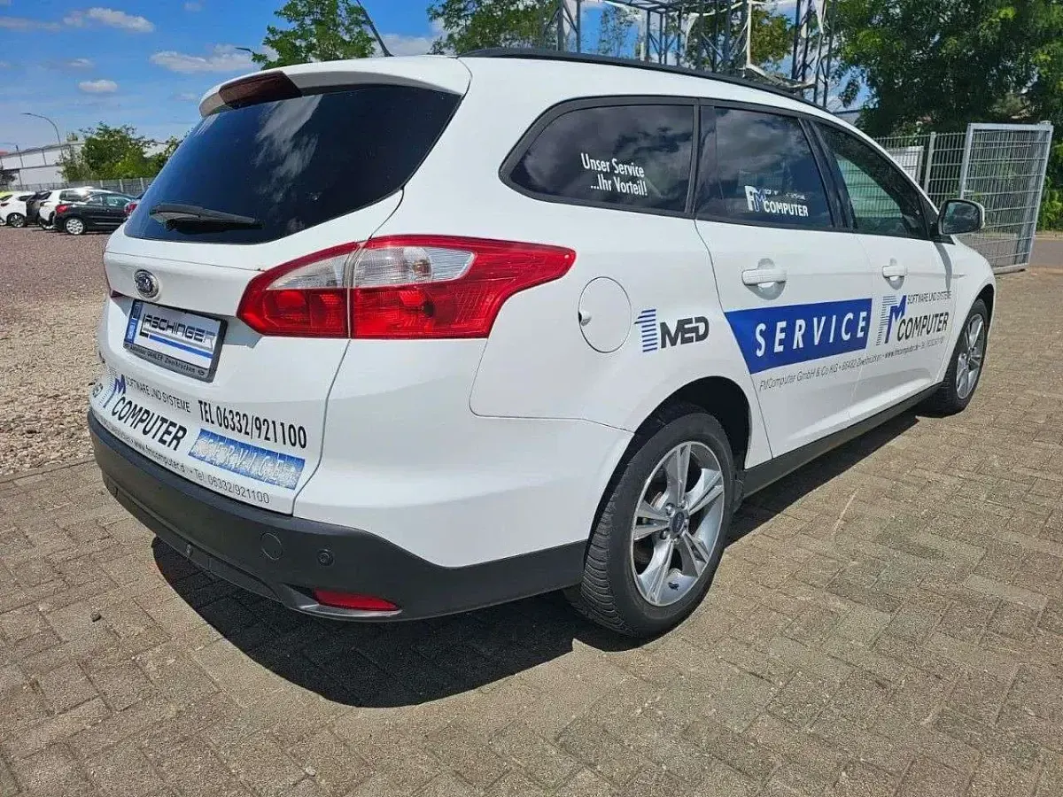 Gebraucht Ford Focus 116 PS (85 kW) 2013 Frostweiß Limousine