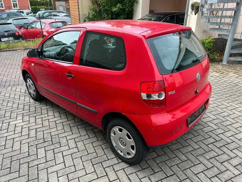 Używany VW Fox 54 KM (39 kW) 2005 Czerwony Hatchback