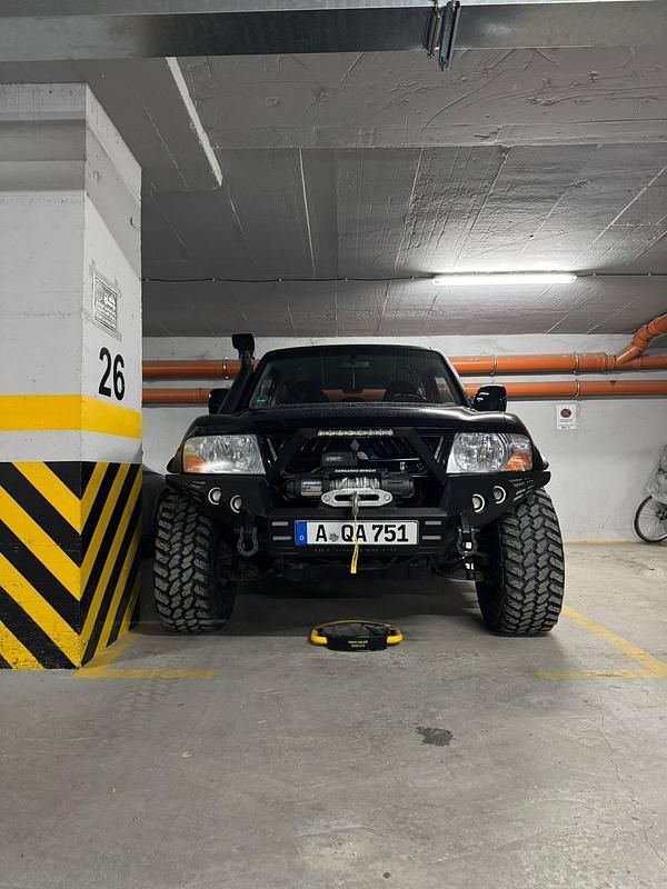 Second-hand Mitsubishi Pajero 2006 SUV