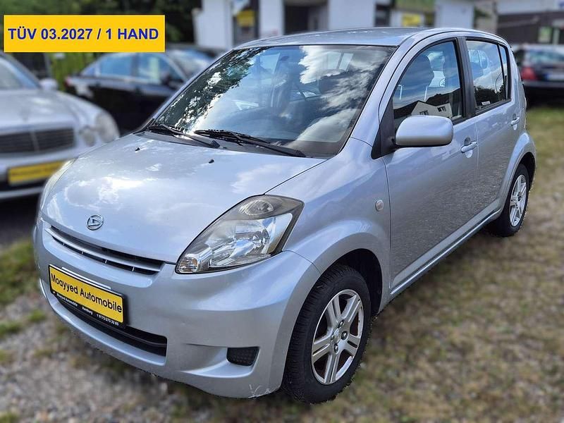 Grau Gebraucht 2008 Daihatsu Sirion Kleinwagen | 1.495 € (Fairer Preis) - Bild 1/3