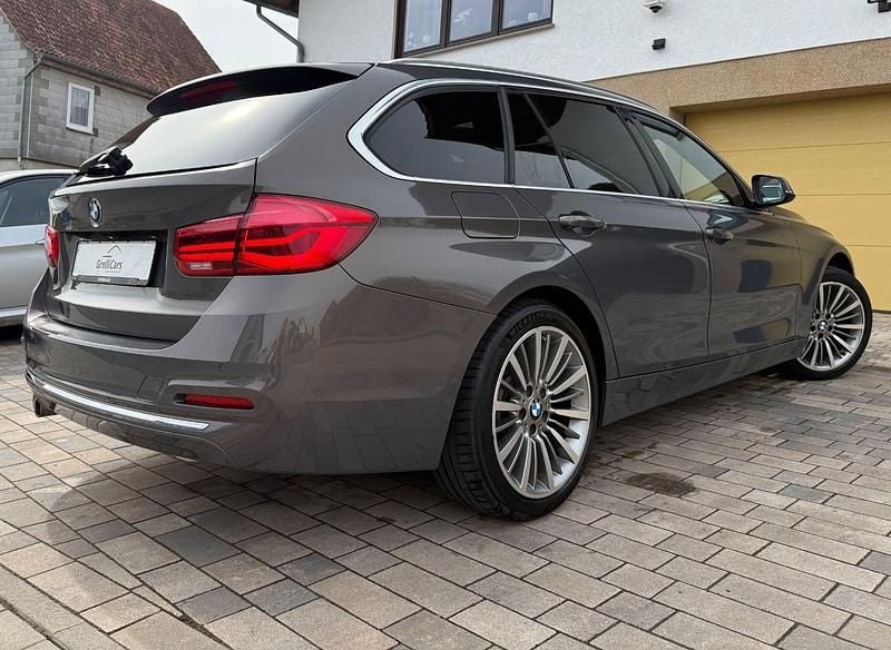 Gebraucht BMW 330 Luxury Line 258 PS (189 kW) 2016 Grau Kombi
