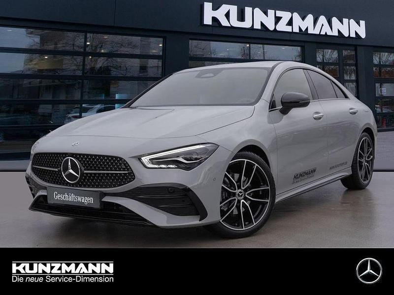 Manufaktur alpingrau uni Gebraucht 2025 Mercedes CLA180 AMG Limousine | 36.490 € (Teuer) - Bild 1/4