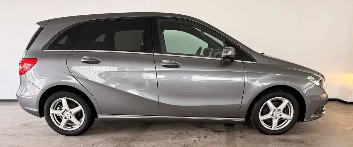 Gebraucht Mercedes B200 156 PS (114 kW) 2012 Mountaingrau Van / Kleinbus