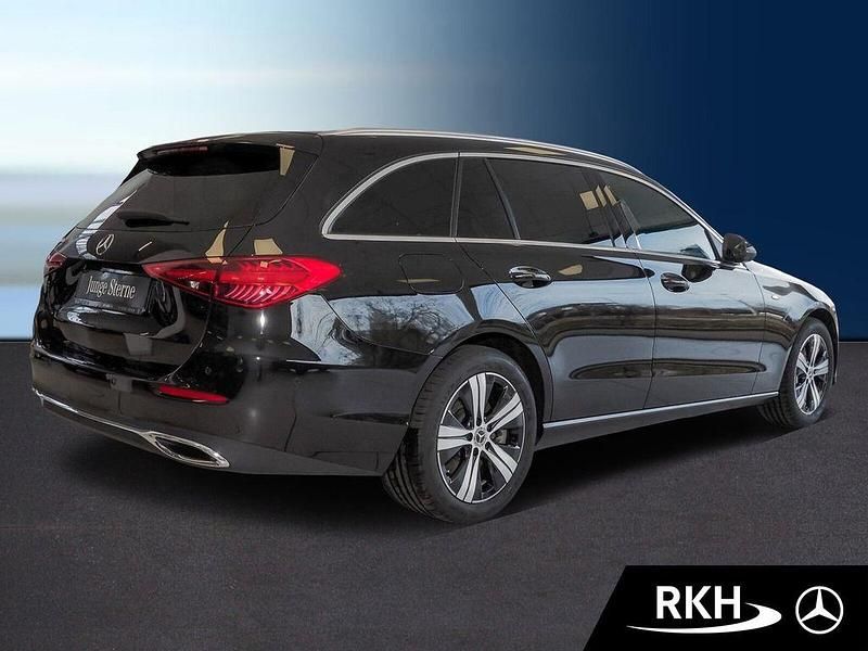 Gebraucht Mercedes C300e Avantgarde 204 PS (150 kW) 2025 Schwarz Limousine