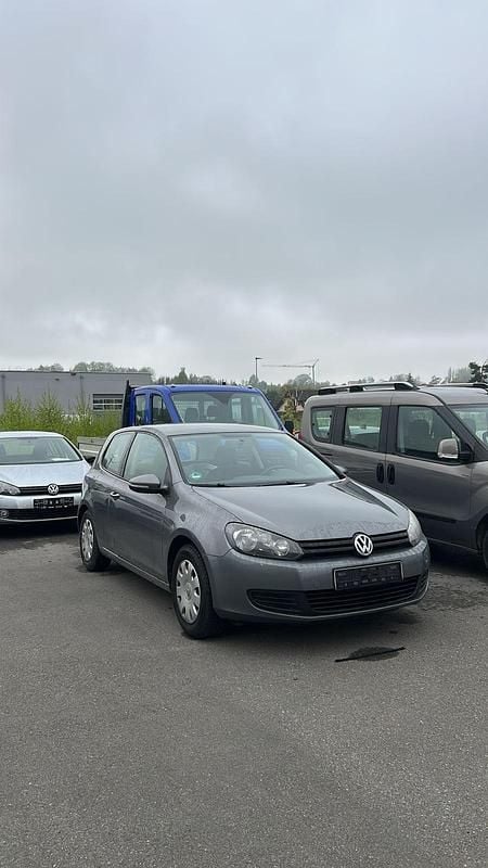 Grau Gebraucht 2010 VW Golf VI Limousine | 4.900 € (Fairer Preis) - Bild 1/4