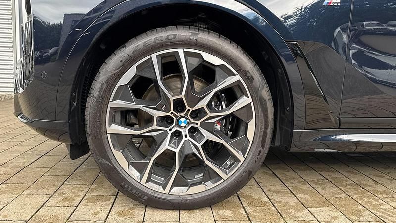 Neu BMW X7 Efficient Dynamics 340 PS (250 kW) 2025 Carbonschwarz metallic SUV