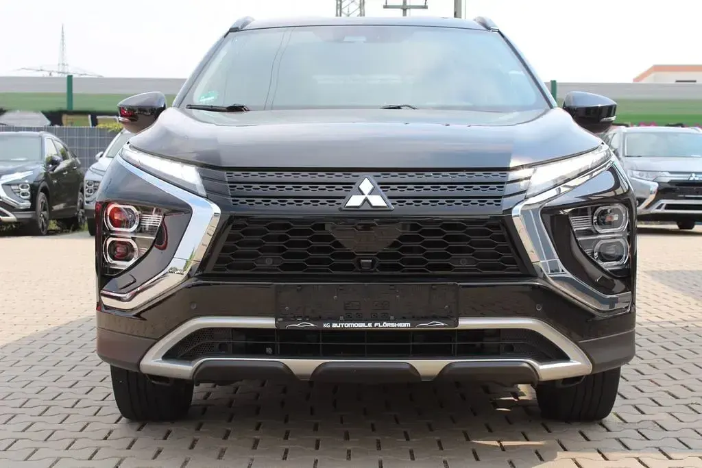 Gebraucht Mitsubishi Eclipse Cross Plus 188 PS (138 kW) 2022 Schwarz SUV