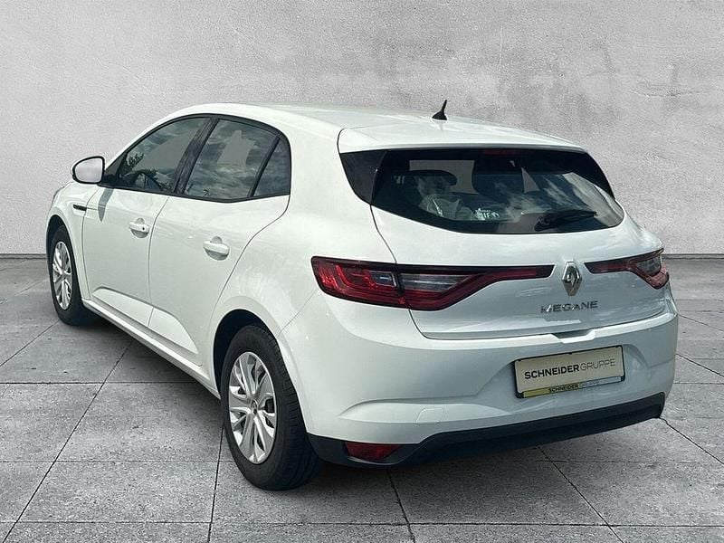 Gebraucht Renault Mégane III Life 101 PS (74 kW) 2016 Weiß Limousine
