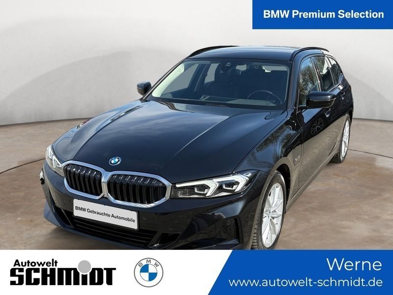 Saphirschwarz Gebraucht 2023 BMW 320e Shadowline Kombi | 31.840 € (Fairer Preis) - Bild 1/4