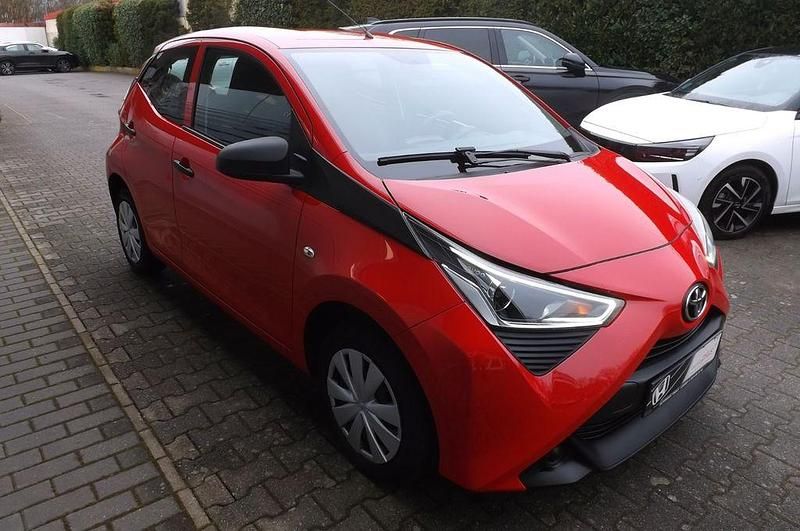 Gebraucht Toyota Aygo 72 PS (52 kW) 2019 Rot Kleinwagen