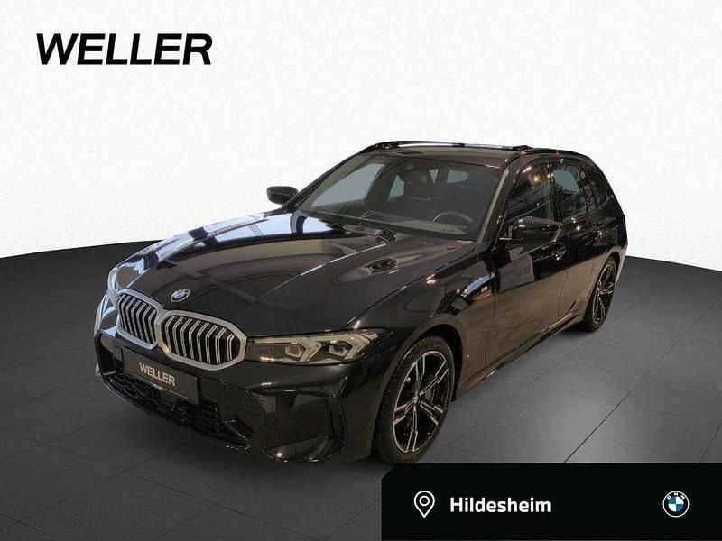 Saphirschwarz (schwarz) Gebraucht 2025 BMW 330 M Sport Kombi | 37.450 € (Superpreis) - Bild 1/4