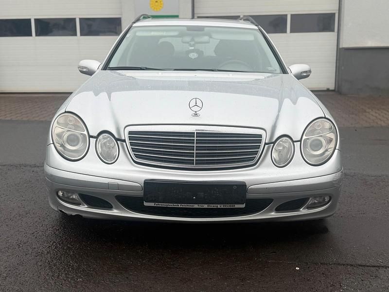 Gebraucht Mercedes E220 150 PS (110 kW) 2005 Silber Kombi