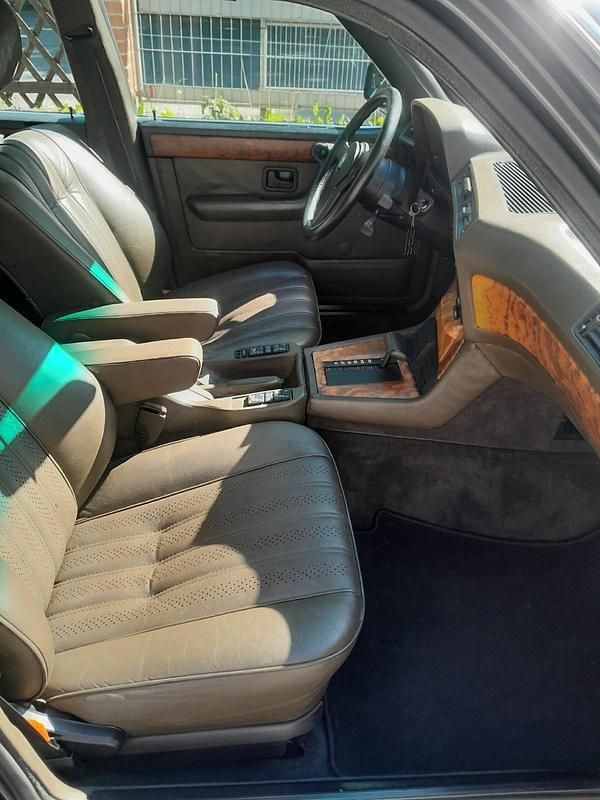 Gebraucht BMW 732 193 PS (141 kW) 1983 Grau Limousine