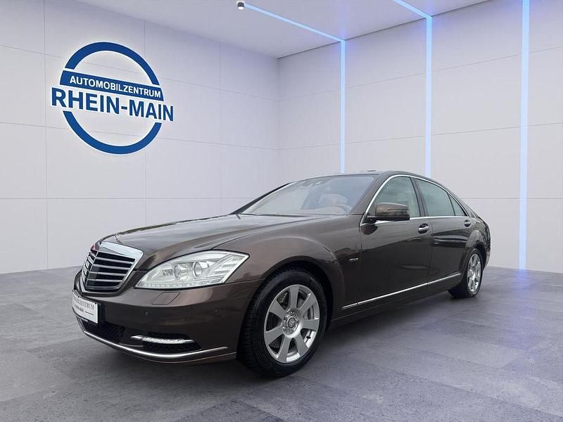 Braun Gebraucht 2010 Mercedes S350 Night Limousine | 14.900 € (Etwas zu teuer) - Bild 1/4