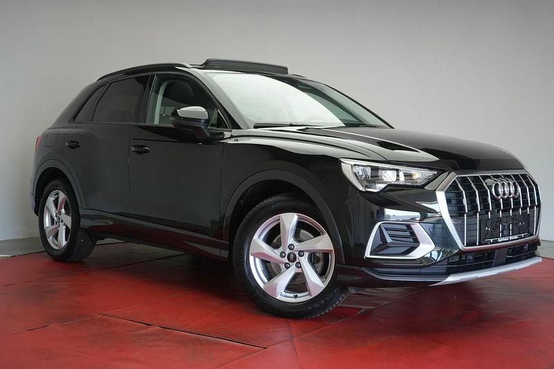 Mythos black Gebraucht 2025 Audi Q3 Advanced SUV | 34.990 € (Superpreis) - Bild 1/4